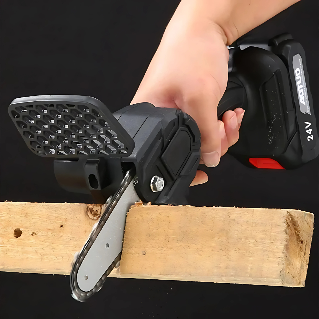 Mini Sierra ForestGrip Wireless - Libertad de movimiento, precisión de corte. Tu mejor aliado en exteriores.